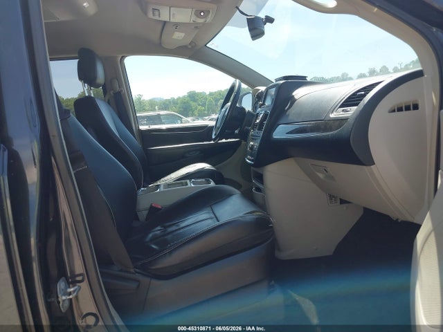 Chrysler Town & Country Touring