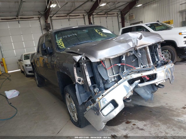 Salvage Chevrolet Silverado 2500 Image