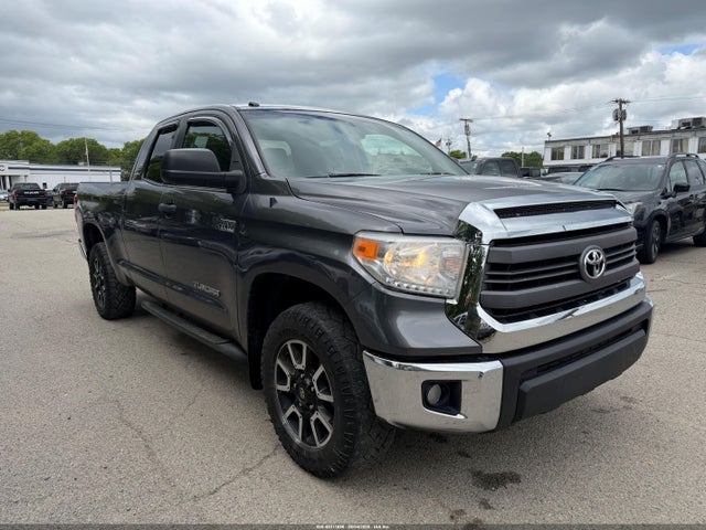 Salvage Toyota Tundra Image