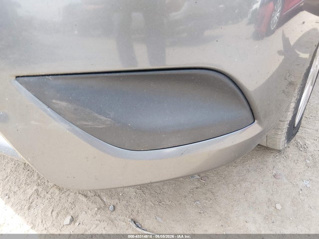 Nissan Versa 1.6 S