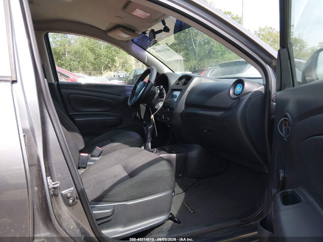Nissan Versa 1.6 S