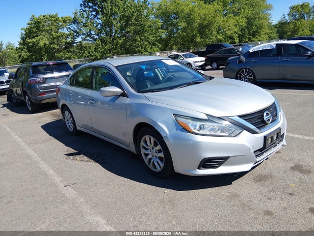 Salvage Nissan Altima Image