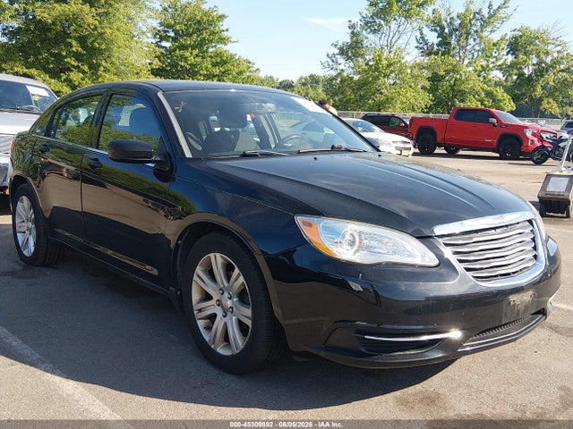Salvage Chrysler 200 Image