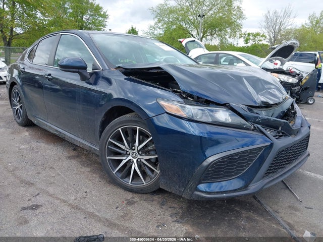 Salvage Toyota Camry Image