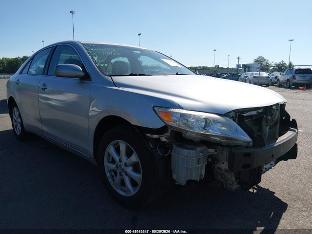 Salvage Toyota Camry Image
