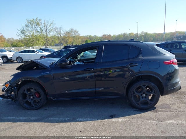 Alfa Romeo Stelvio Veloce Awd