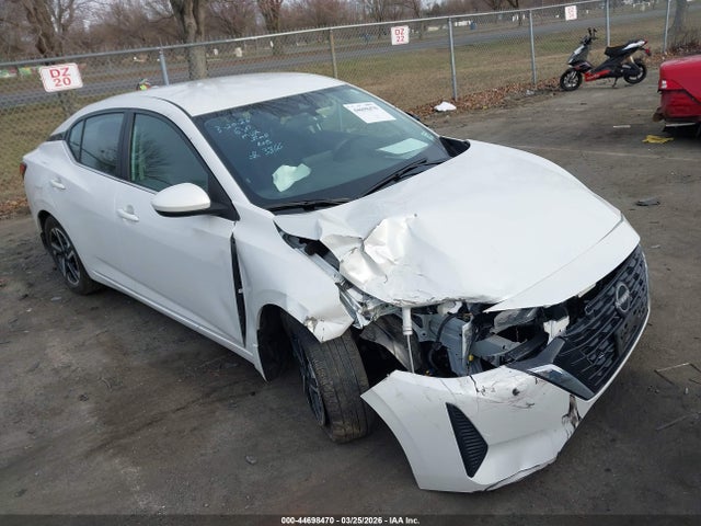Salvage Nissan Sentra Image