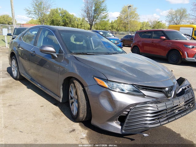 Salvage Toyota Camry Image