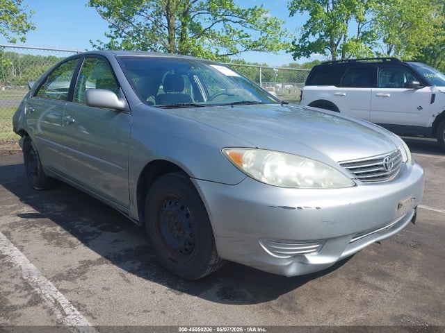 Salvage Toyota Camry Image