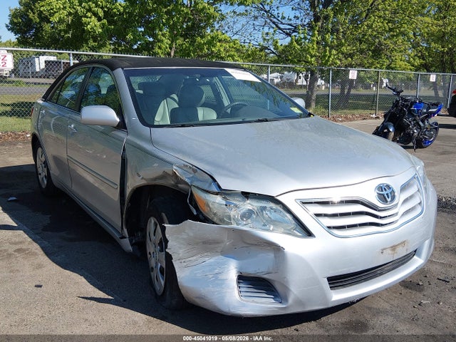 Salvage Toyota Camry Image