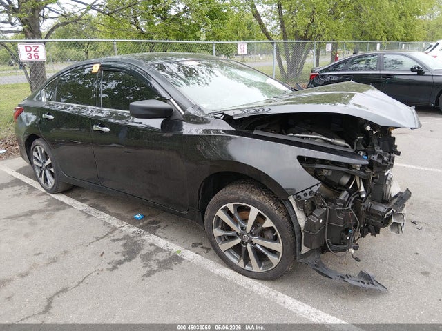 Salvage Nissan Altima Image