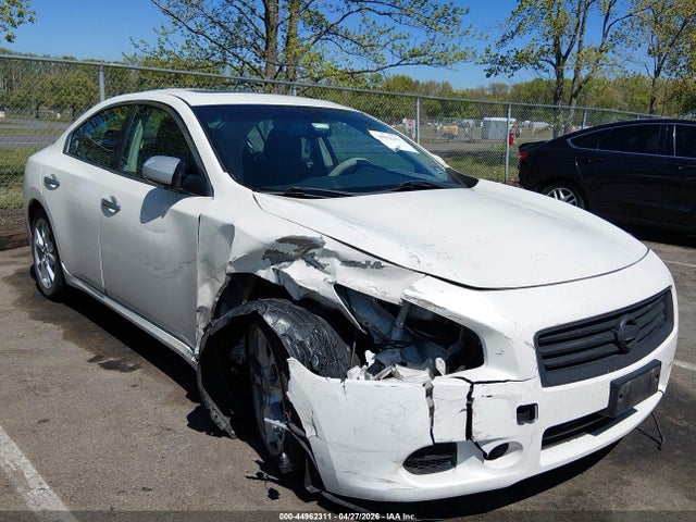 Salvage Nissan Maxima Image