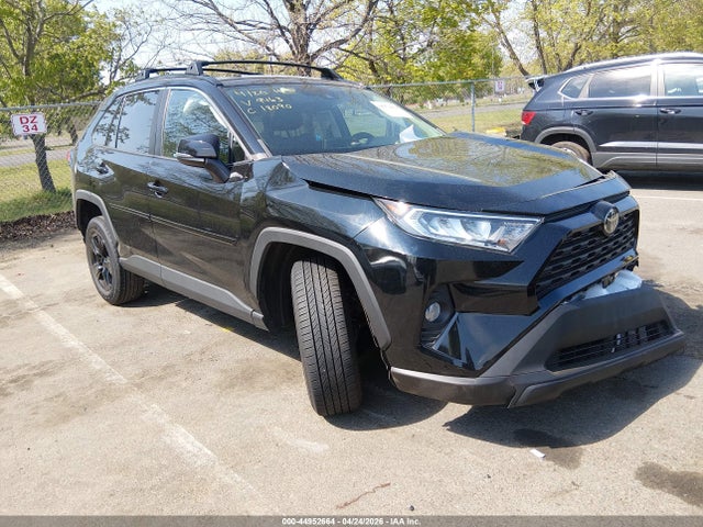 Salvage Toyota RAV4 Image