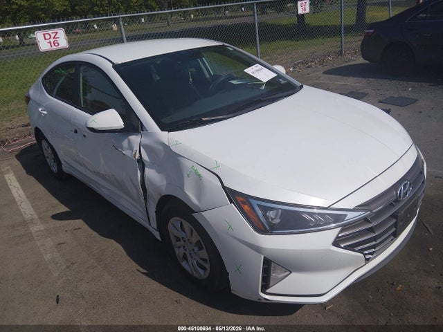 Salvage Hyundai ELANTRA Image