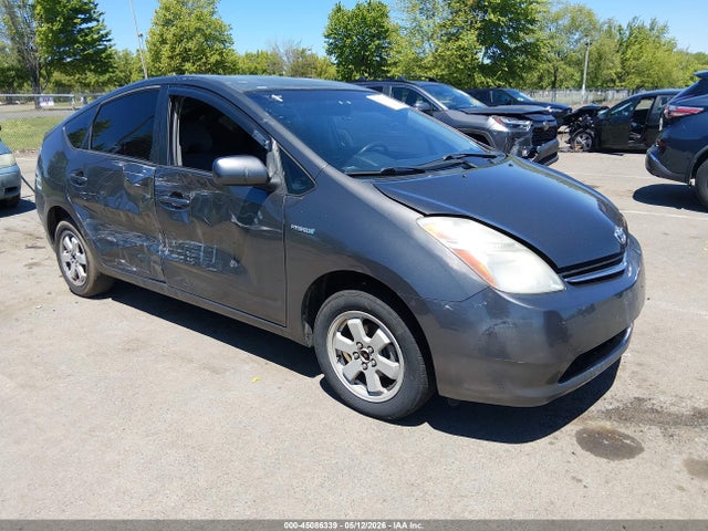 Salvage Toyota Prius Image