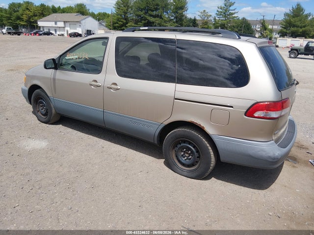 Toyota Sienna Ce