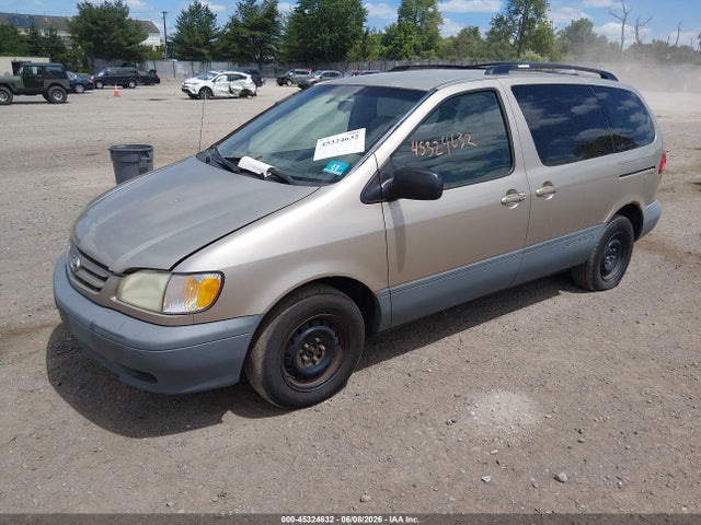 Toyota Sienna Ce