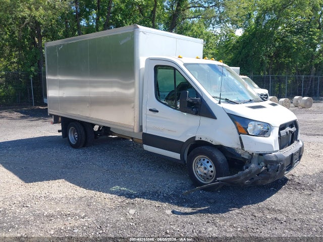 Salvage Ford Transit Image