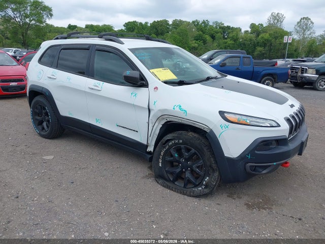 Salvage Jeep Cherokee Image