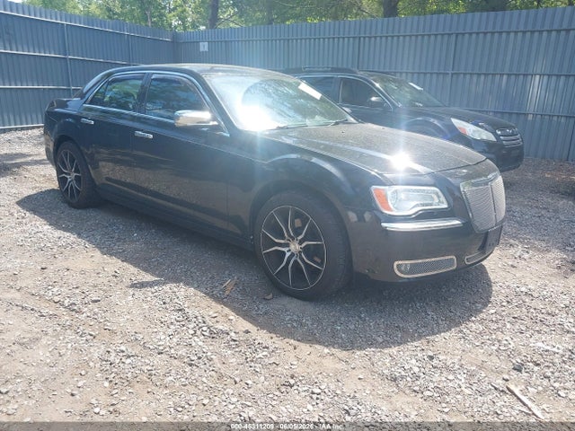 Salvage Chrysler 300c Image