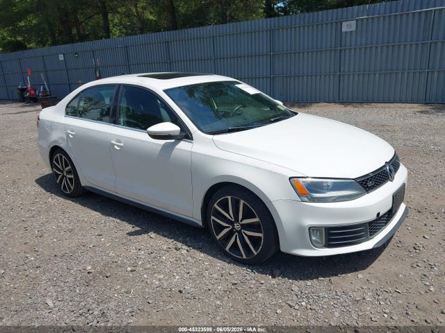 Salvage Volkswagen Jetta Image