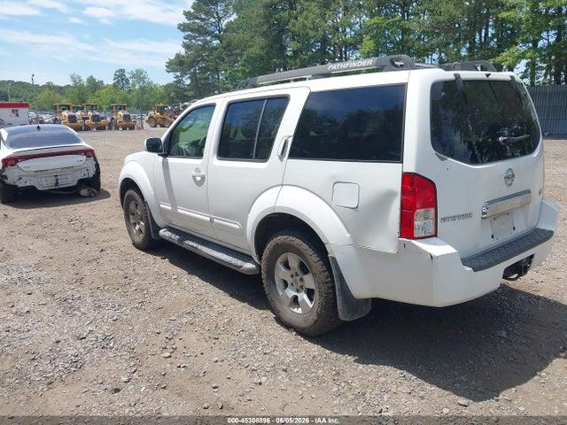 Nissan Pathfinder Se