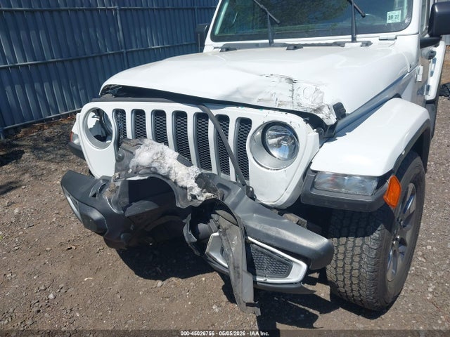 Jeep Wrangler 4-door Sahara 4x4
