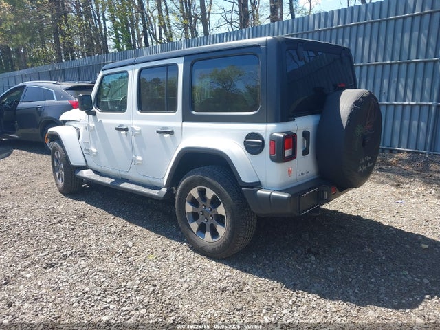 Jeep Wrangler 4-door Sahara 4x4