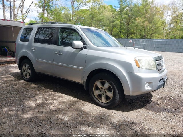 Salvage Honda Pilot Image