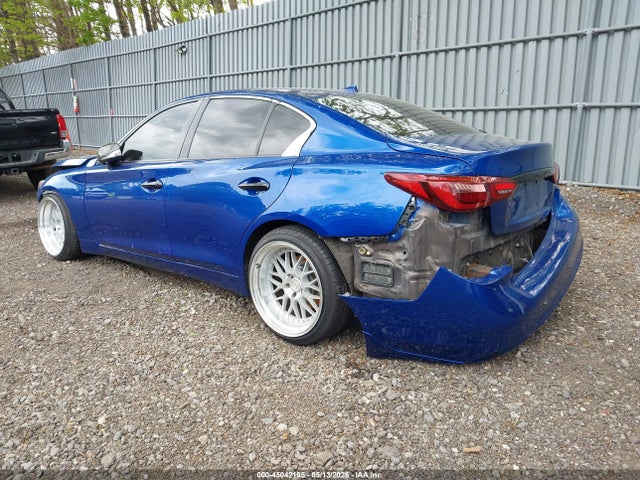 INFINITI Q50 Premium