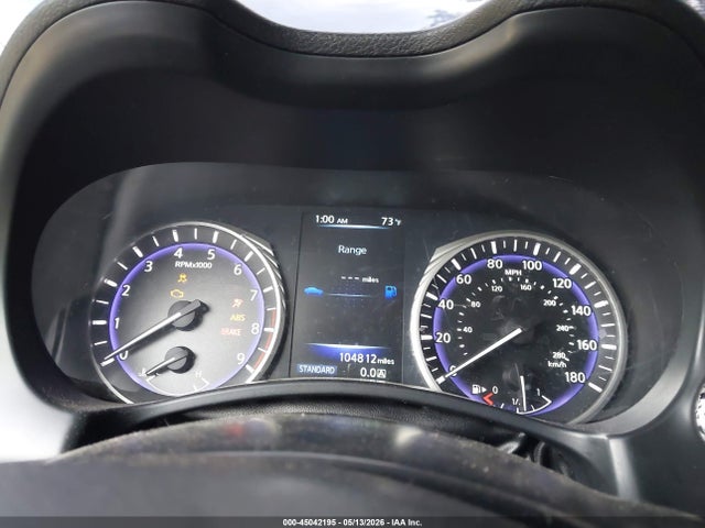 INFINITI Q50 Premium