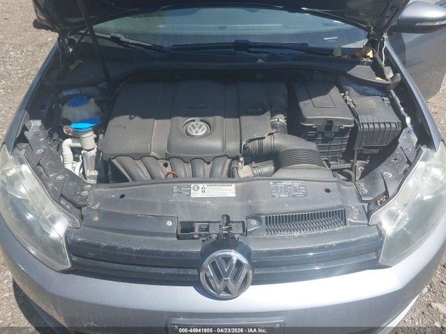Volkswagen Golf 4-door