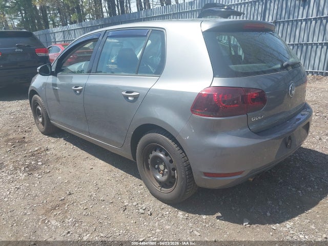 Volkswagen Golf 4-door