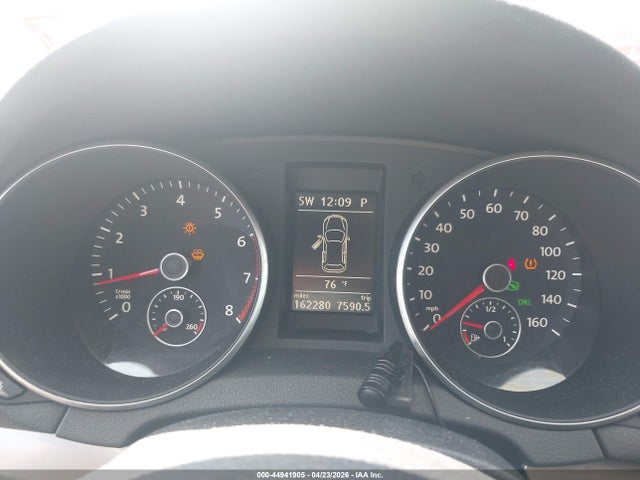 Volkswagen Golf 4-door