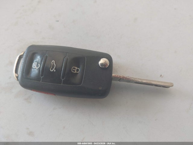 Volkswagen Golf 4-door