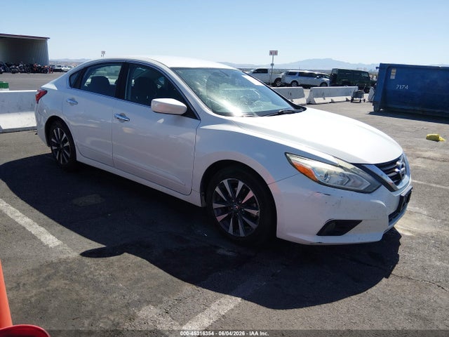 Salvage Nissan Altima Image