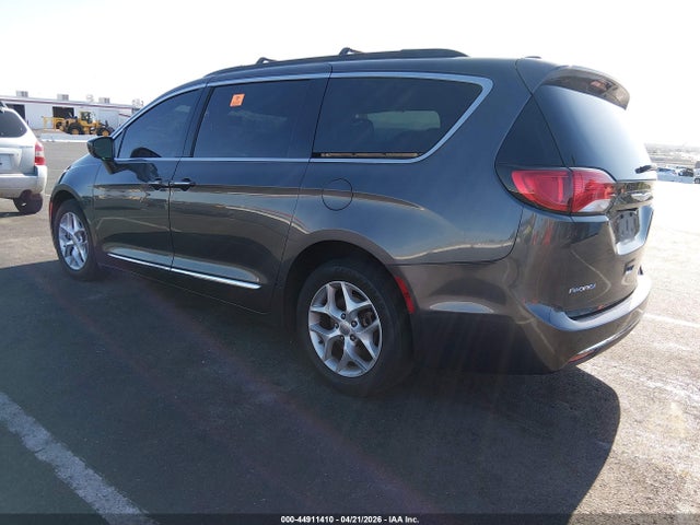 Chrysler Pacifica Touring-l