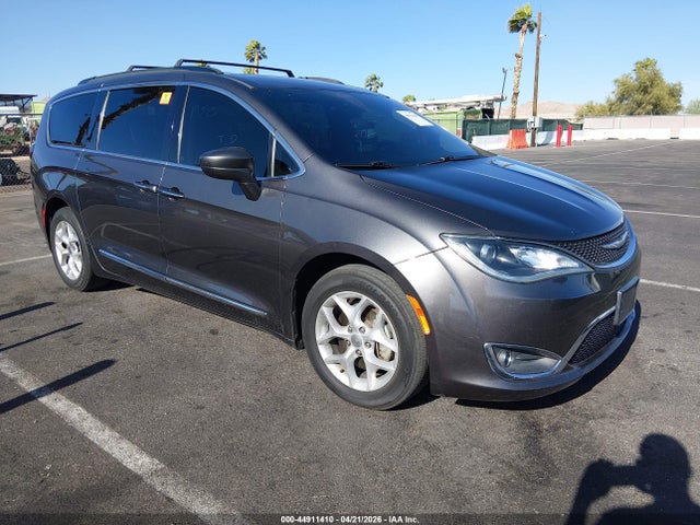 Salvage Chrysler Pacifica Image