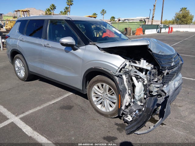 Salvage Mitsubishi Outlander Image