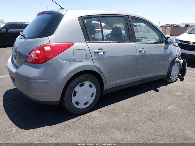 Nissan Versa 1.8s
