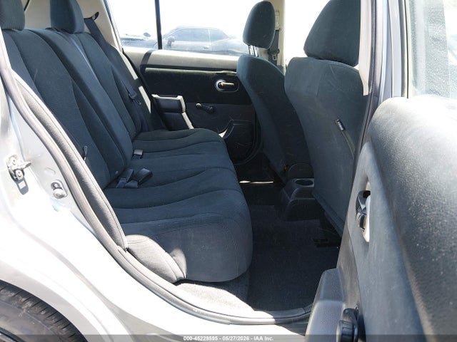 Nissan Versa 1.8s