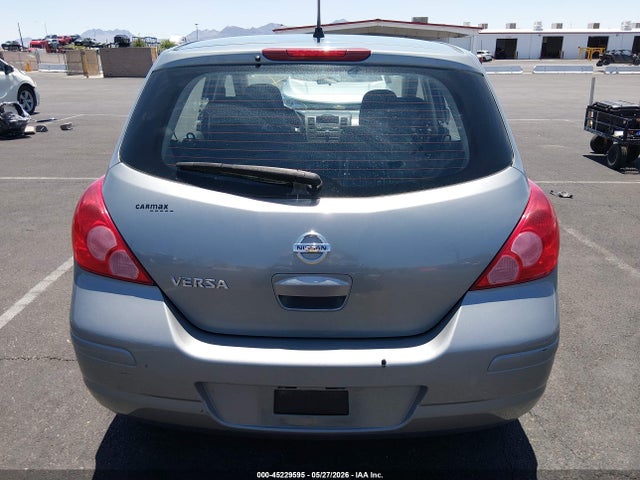 Nissan Versa 1.8s