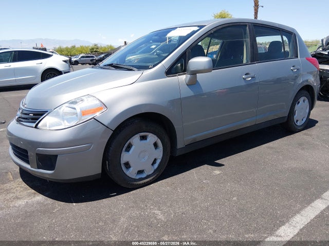 Nissan Versa 1.8s