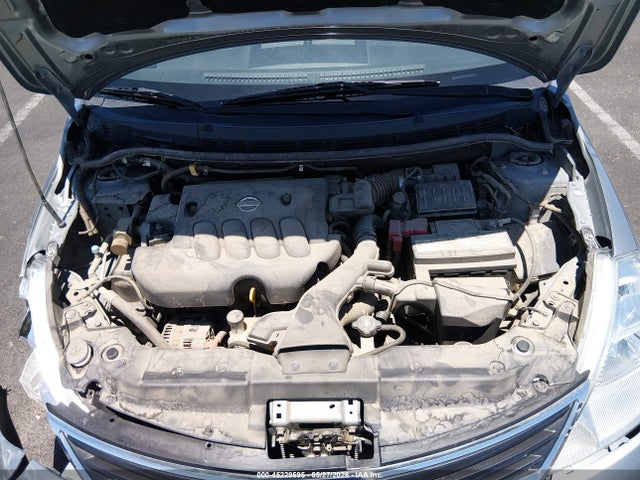 Nissan Versa 1.8s