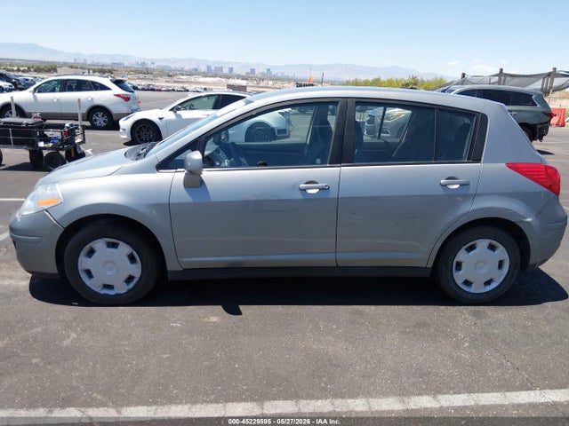 Nissan Versa 1.8s