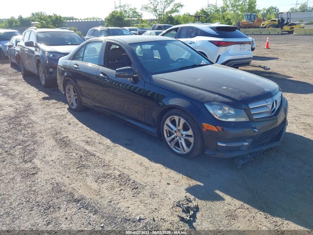 Salvage Mercedes-Benz C-Class Image