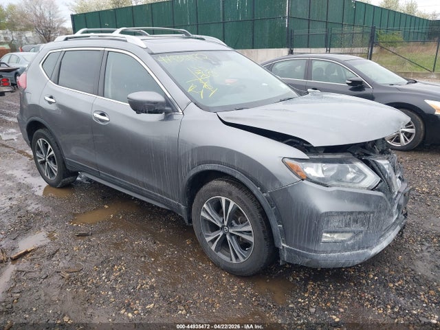 Salvage Nissan Rogue Image