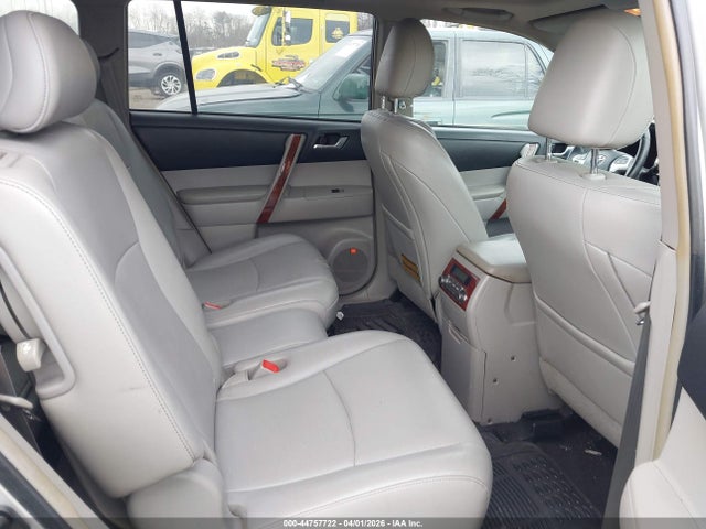 Toyota Highlander Limited V6