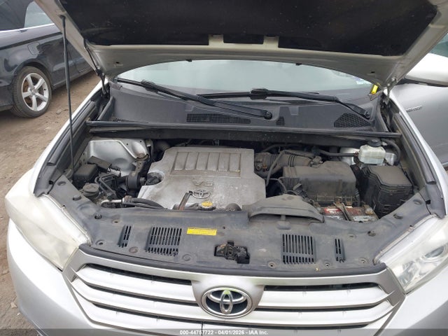 Toyota Highlander Limited V6
