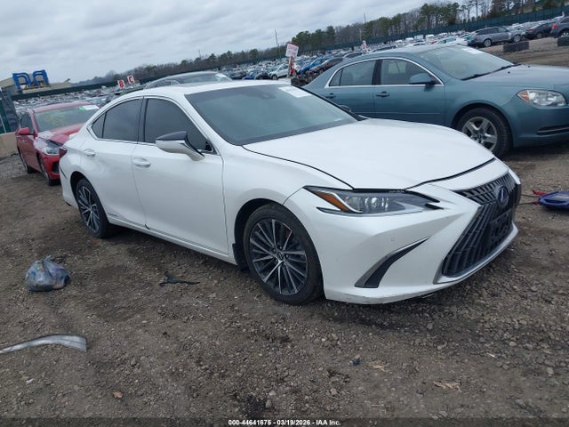 Salvage Lexus Es Image